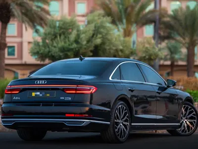 2021 اودي اي 8 ال 55تي اف اس أي