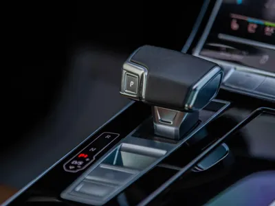 2021 اودي اي 8 ال 55تي اف اس أي