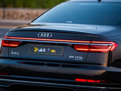 2021 اودي اي 8 ال 55تي اف اس أي