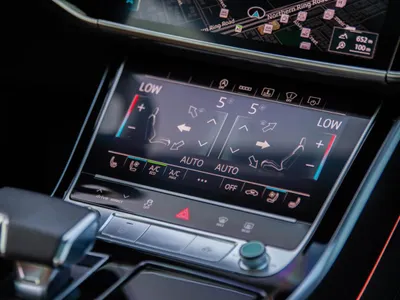 2021 اودي اي 8 ال 55تي اف اس أي