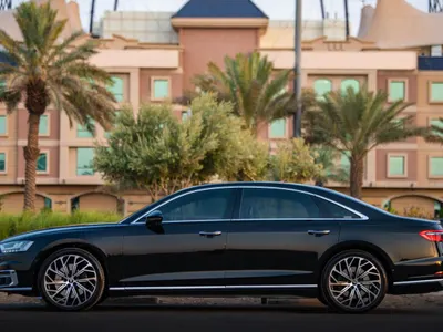2021 اودي اي 8 ال 55تي اف اس أي
