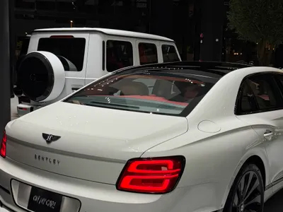 2024 بنتلي كونتيننتل فلاينج سبير أزور