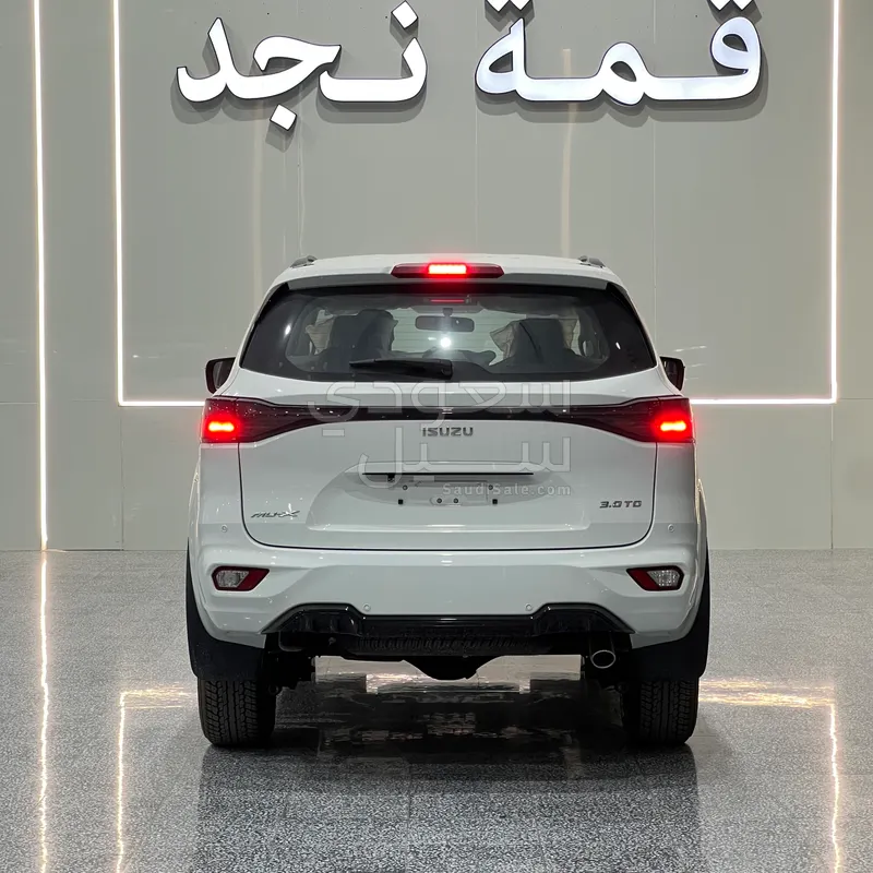 2026 ايسوزو ام يو اكس