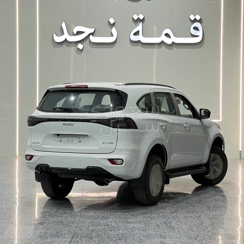 2026 ايسوزو ام يو اكس