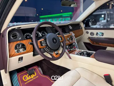 2020 رولز رويس كولينان سلفر بادج