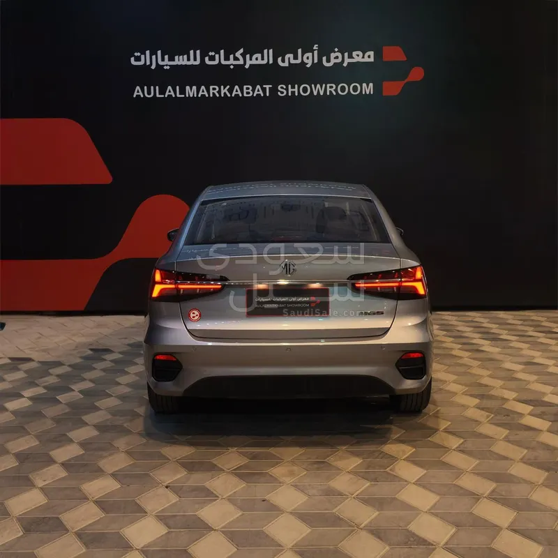 2025 ام جي ام جي 5