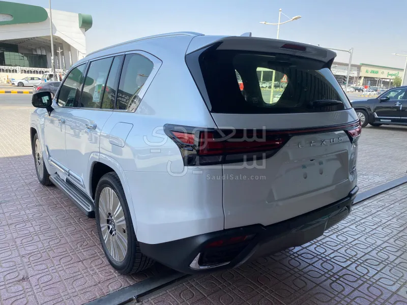 2026 لكزس إل إكس 600 BB