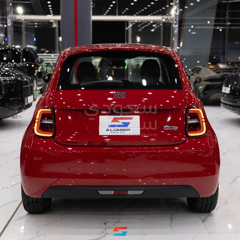2025 فيات 500
