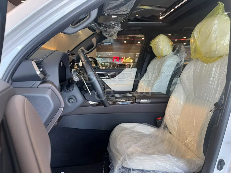 2025 لكزس إل إكس 600 BB