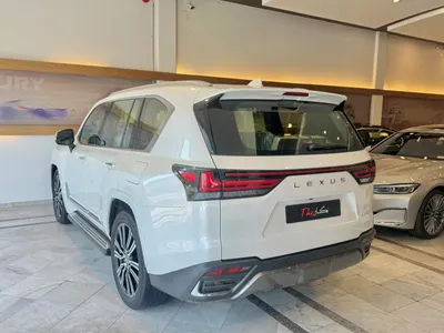 2025 لكزس إل إكس 600 BB