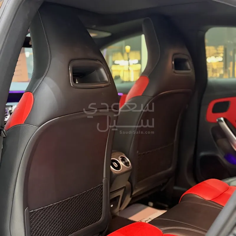 2025 مرسيدس - بنز سي إل أي 200