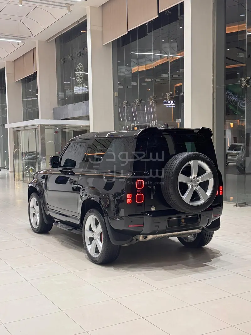2023 لاند روفر ديفيندر 90 اس اي