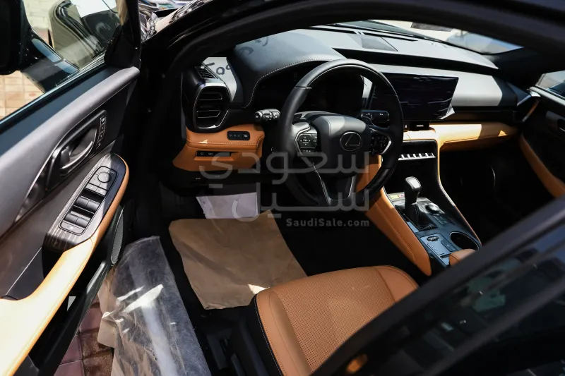 2026 لكزس آي إس 350