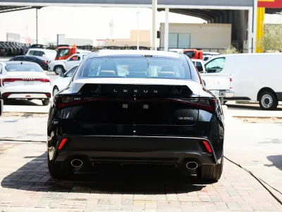2026 لكزس آي إس 350