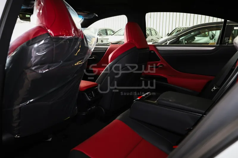 2025 لكزس إي إس 350 اف سبورت