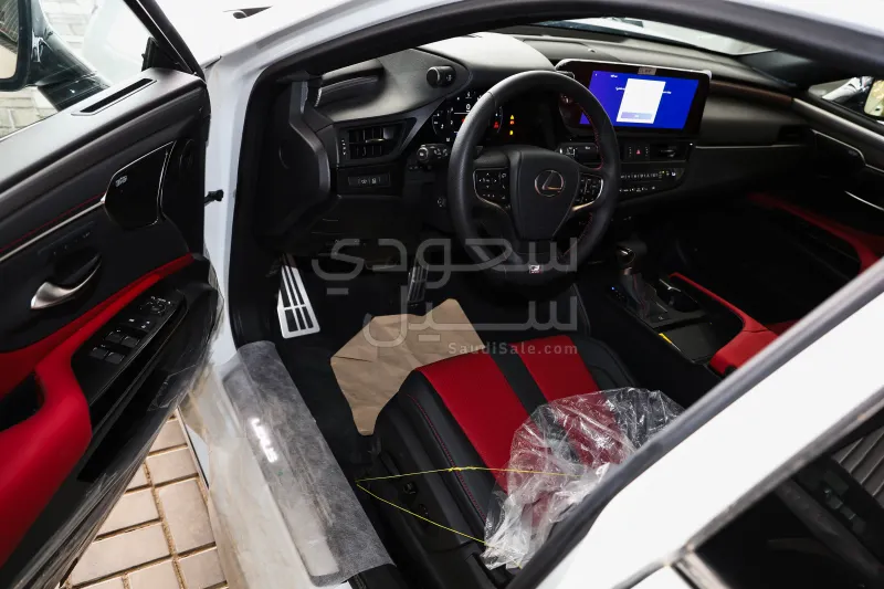 2025 لكزس إي إس 350 اف سبورت