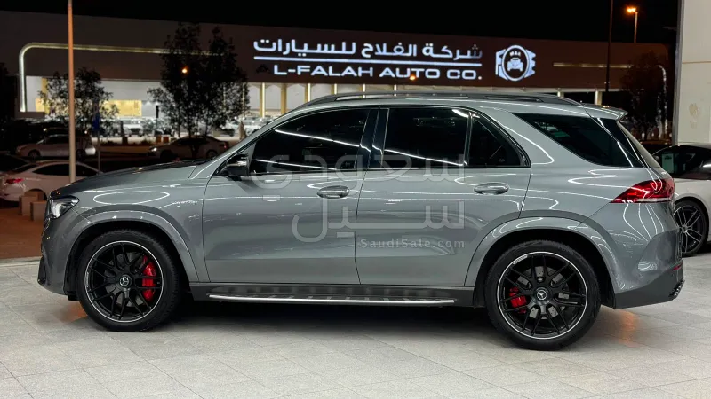 2021 مرسيدس - بنز جي إل إي 63إس أي إم جي