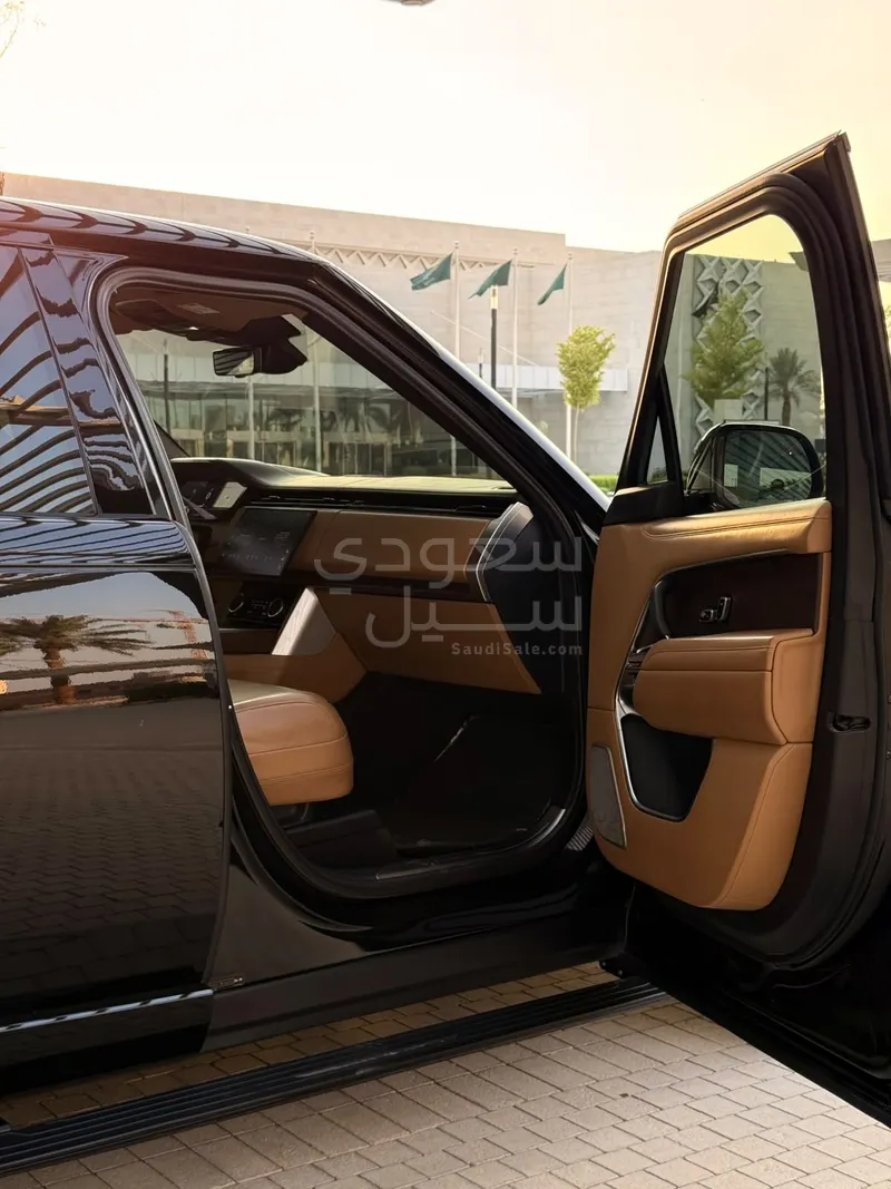 2022 لاند روفر رينج روفر فوج اوتوبيوغرافي