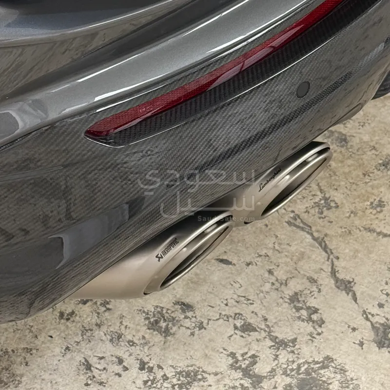 2023 Lamborghini URUS Performante