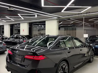 2025 بي ام دبليو الفئة الخامسة 520 أي إم كت