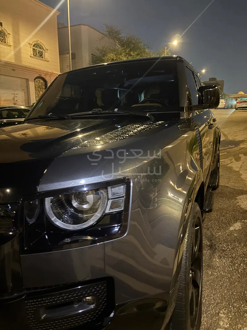 2023 لاند روفر ديفيندر اكس 110