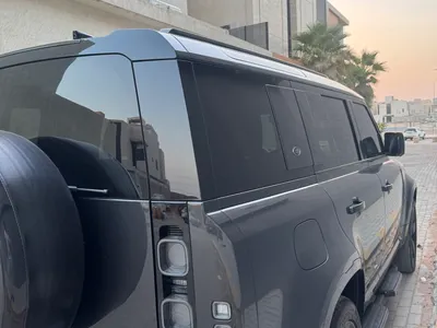 2023 لاند روفر ديفيندر اكس 110