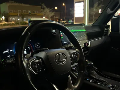 2024 لكزس جي إكس 550