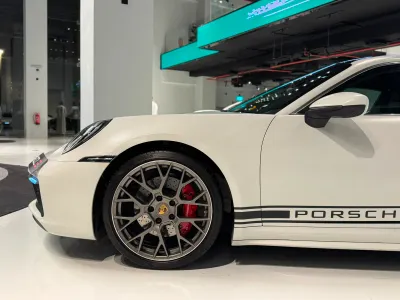 2024 بورش 911 كاريرا اس