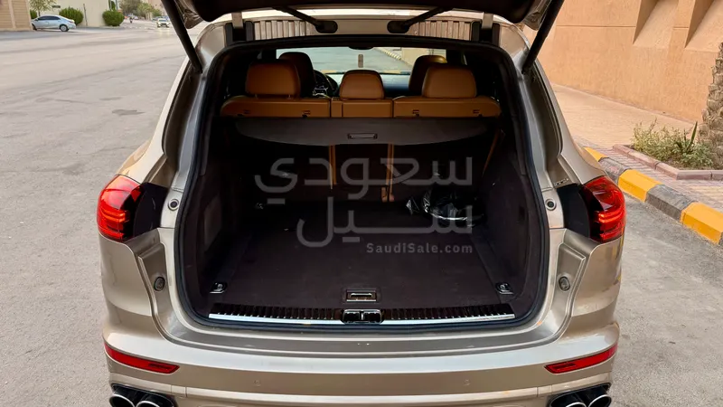 2015 بورش كايين اس