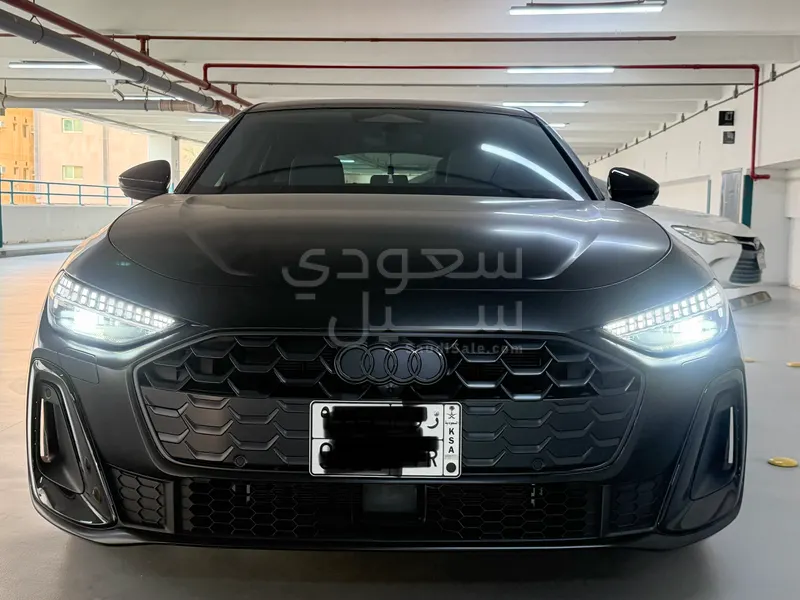 2025 اودي اي 5 45 تي اف اس اي اس لاين