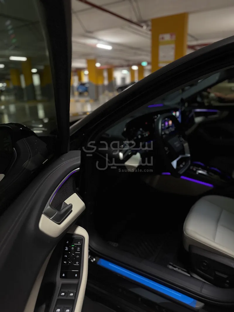 2025 اودي اي 5 45 تي اف اس اي اس لاين