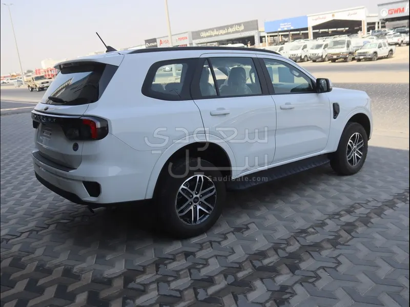 2025 فورد ايفرست