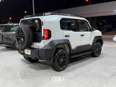 2027 تويوتا اف جي كروزر 1
