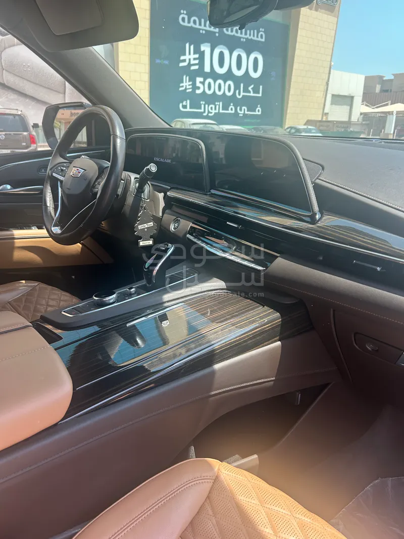 2024 كاديلاك اسكاليد سبورت