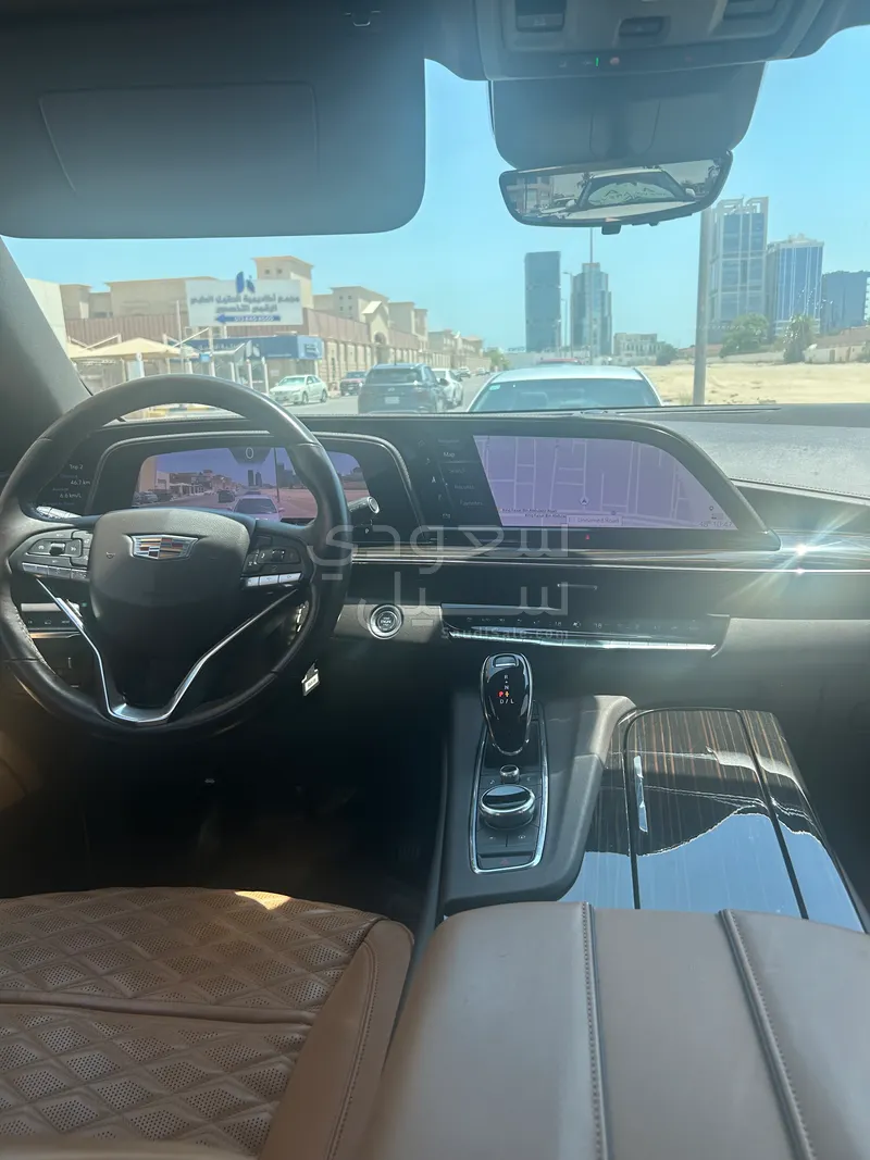 2024 كاديلاك اسكاليد سبورت
