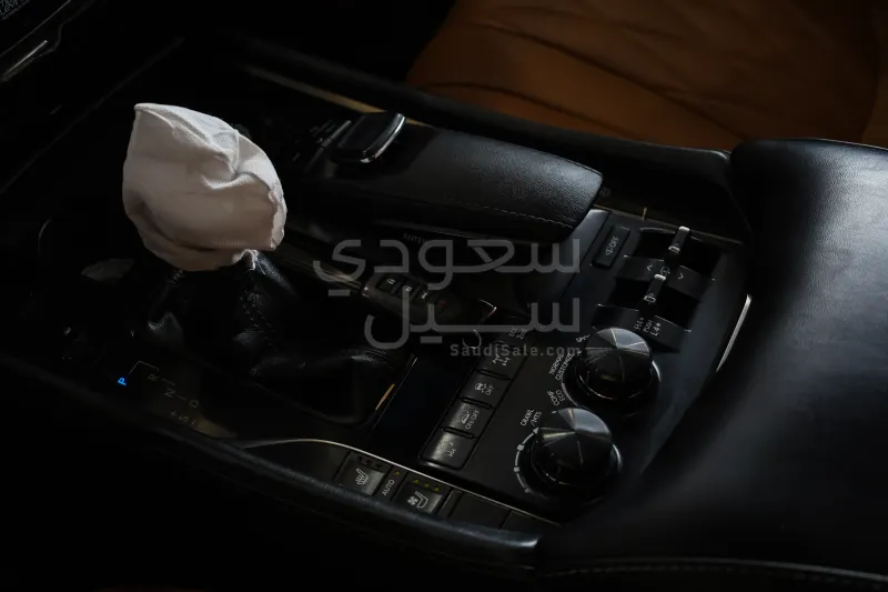 2016 لكزس إل إكس 570 اس