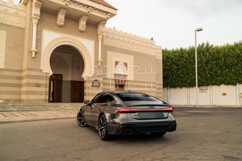 2021 اودي ار اس 7
