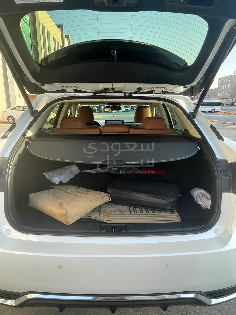 2022 لكزس أر إكس 450 هايبرد