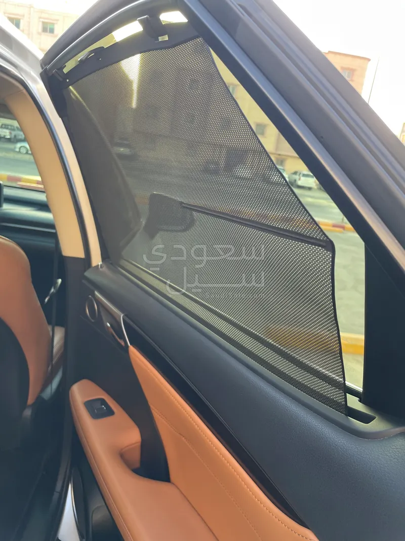 2022 لكزس أر إكس 450 هايبرد