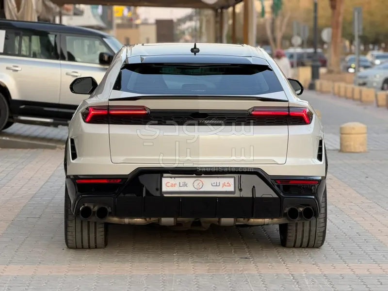 2025 لمبرجيني اوروس اس اي