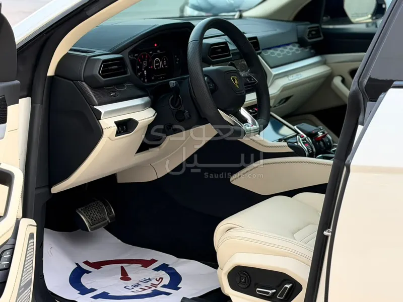 2025 لمبرجيني اوروس اس اي