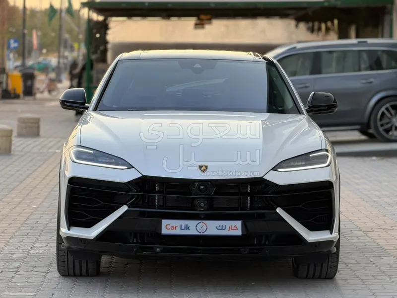 2025 لمبرجيني اوروس اس اي