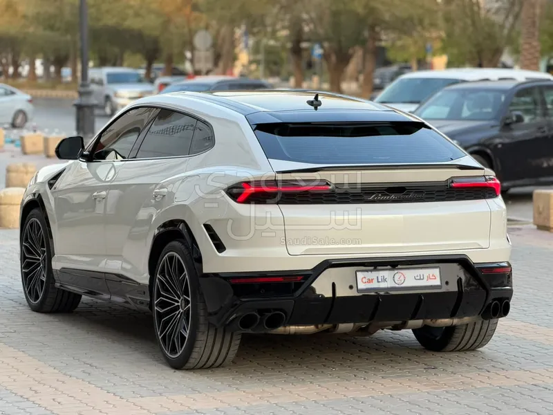 2025 لمبرجيني اوروس اس اي