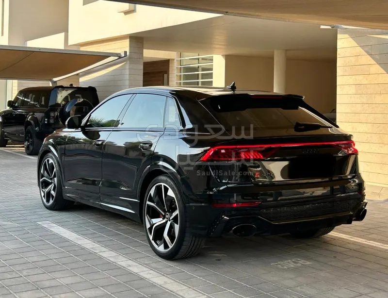 2022 اودي ار اس كيو 8