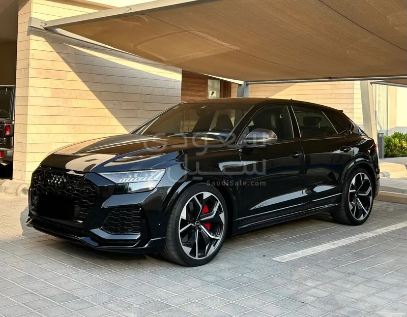2022 اودي ار اس كيو 8