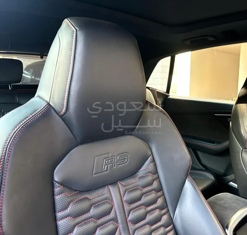 2022 اودي ار اس كيو 8