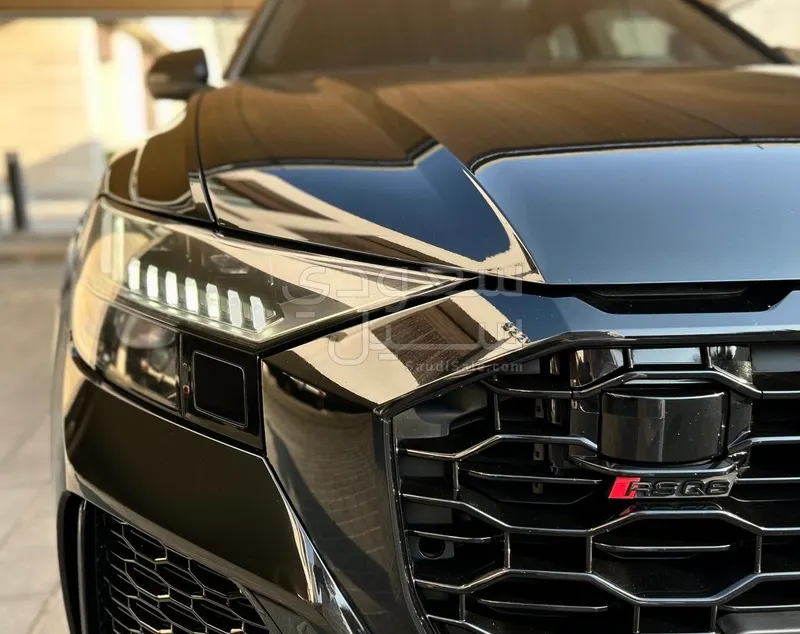 2022 اودي ار اس كيو 8