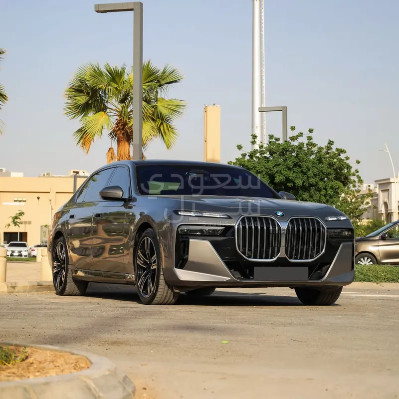 2023 بي ام دبليو الفئة السابعة 735أي