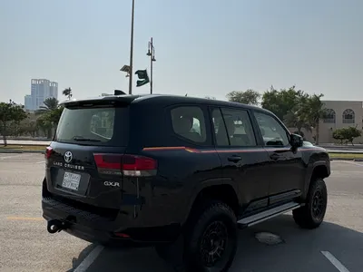 2025 تويوتا لاند كروزر جي اكس ار
