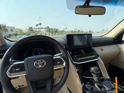 2025 تويوتا لاند كروزر جي اكس ار